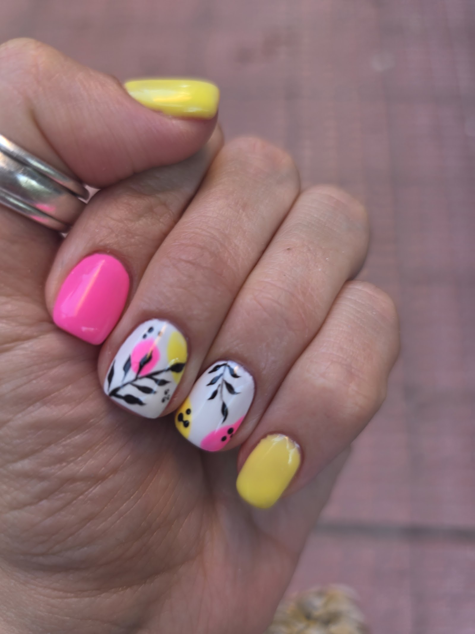 Nails N’Roses photo 8